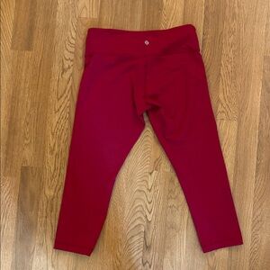Lululemon - Size 8 Cropped Leggings